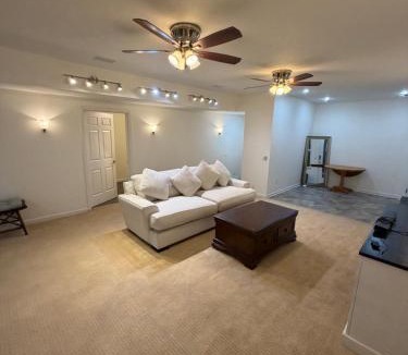 Eugene House | 2-Bedroom 2-Bathroom ThePALACE at Univ of Oregon Campus on I-5 Freeway near Hayward Field and Autzen Stadium! FREE WiFI & NEW Washer and Dryer and BBQ on Patio! Almost 2000 square foot all to yourself!