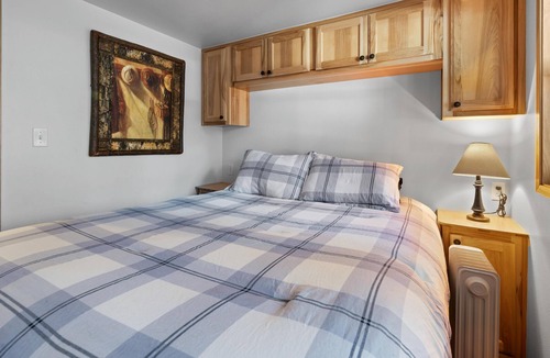 Ashland Cabin | 2 bedroom cabin, huge deck, lodge-style furnishings.