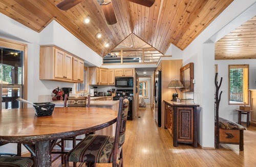 Ashland Cabin | 2 bedroom cabin plus loft, huge deck, lodge-style furnishings.