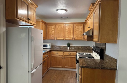 New Era Park House | 2-bedroom home in Sacramento downtown with free easy parking