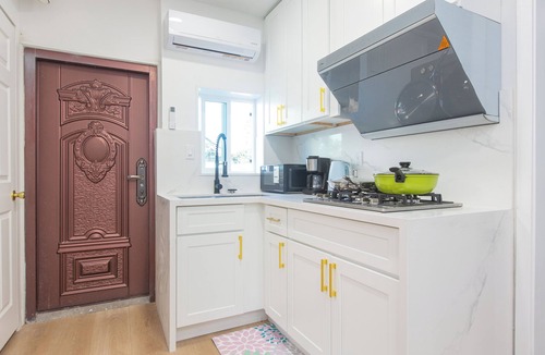 Walnut Valley House | 2-bedroom house in peaceful West Covina with AC for relaxing stays