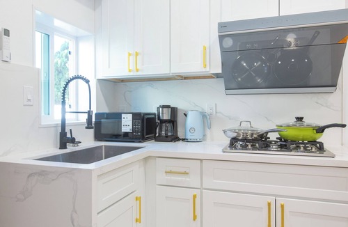 Walnut Valley House | 2-bedroom house in peaceful West Covina with AC for relaxing stays