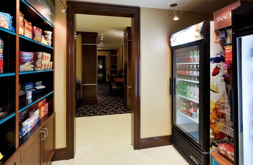 Reno/Tahoe Airport Condo | 2-Bedroom King & Queen Suite | Free Breakfast & Pool