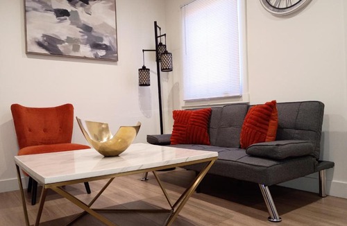 Montecito Heights Apartment | 2 Bedroom Near Dodger Stadium Sleeps 4 to 8