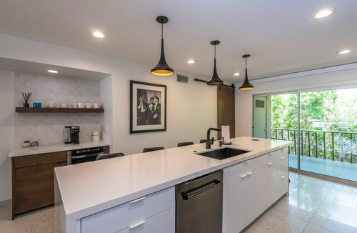 Old Las Palmas Condo | 2 BR Chic Mid Century located in the heart of Palm Springs w/stunning pool