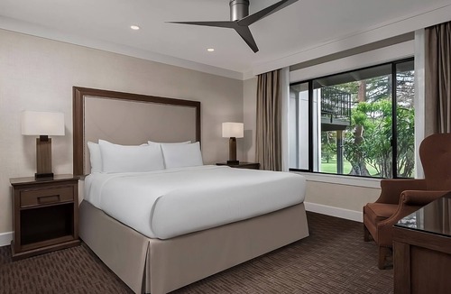 Napa Hotel | 2 Comfortable Suites with Full Kitchen! Pool, Onsite Golf Course & Tennis Courts