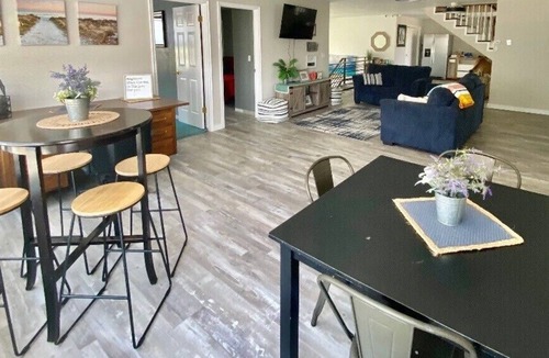 Orangeville House | 2 Double Beds Rm #4 with view of the San Rafael Swell and smart TV. India room.
