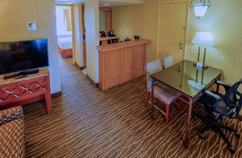 Phoenix Apartment | 2 Full Beds | Non-Smoking, Kitchen