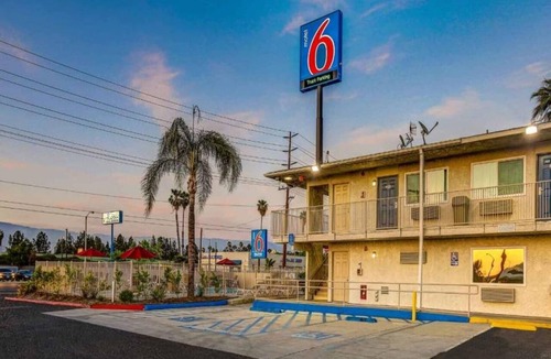 San Bernardino Apartment | 2 Full Beds | Smoking, Mini Fridge
