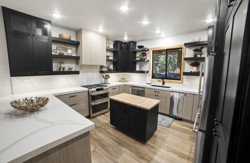 Duck Creek Village Cabin | 2 Lodges for Families, Friends & Weddings