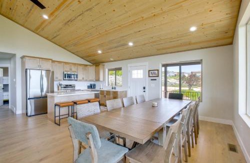 Sweetwater House | 2 Mi to Bear Lake! Group Getaway w/Mountain Views