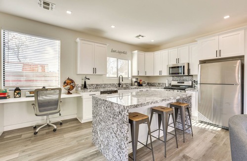Garfield Apartment | 2 Mi to Dtwn Phoenix: Sleek Apt w/Fenced Yard!