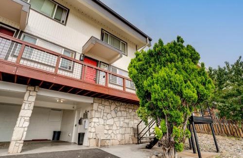 Northeast Reno House | 2 Mi to Dtwn Reno & UNR: City-View Townhome!