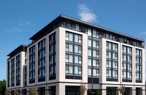 Central Area Hotel | 2 Modern & Spacious Studios Perfect for Group Adventure | Pringle Trail – 0.4 mi
