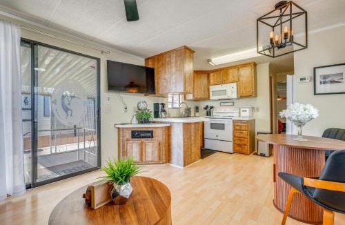 East Mesa House | 2 Patios & Fairway Views! Mesa Golf Resort Escape