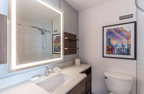 Emeryville Hotel | 2 Pet-friendly Units, Onsite Parking! Short Drive to Berkeley Community Theater