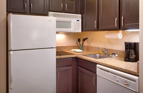 Reno/Tahoe Airport Condo | 2-Queen 1-Bedroom Suite | Free Breakfast & Pool Reno