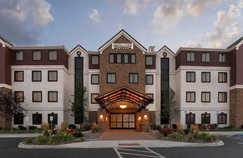 Reno/Tahoe Airport Condo | 2-Queen 1-Bedroom Suite | Free Breakfast & Pool Reno