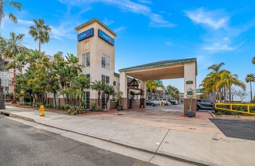Townsite Apartment | 2 Queen Beds|Nsmk,Mini Fridge