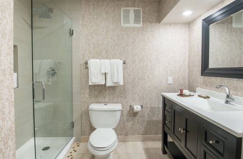 Barron Park Hotel | 2 Relaxing Unit with Heated Pool, Free Parking & Breakfast in Palo Alto