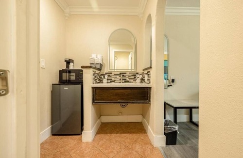 Victorville Hotel | 2 Rooms | Affordable 2 Queen Beds Perfect for Relaxation + Comfort
