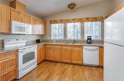 Pinetop Apartment | 2 Serene Units! Fish Show Low Lake, Hike, Golf & Bike + Free Parking
