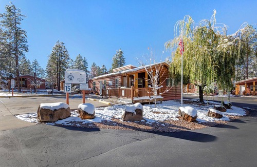 Pinetop Apartment | 2 Serene Units! Fish Show Low Lake, Hike, Golf & Bike + Free Parking