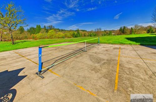 Philomath House | 2 spaces More Space with 2 units at same location PNW Retreat