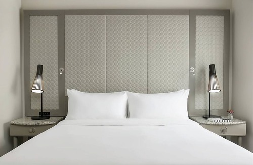 Lower Nob Hill Hotel | 2 Standard Queen Rooms at Stanford Court Hotel