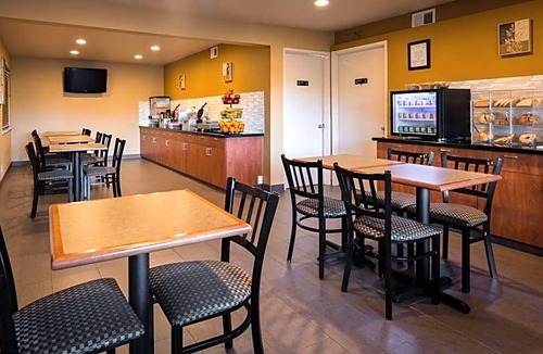 Fairfield Hotel | 2-Star Hotel ∙ Best Western Cordelia Inn