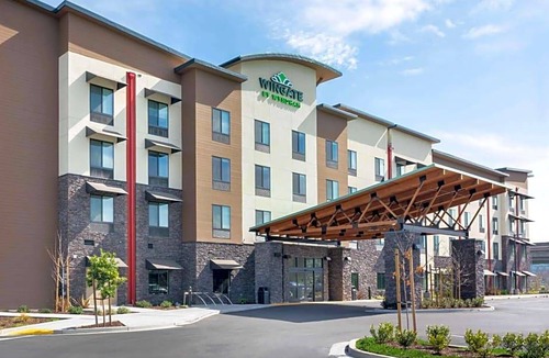 South San Jose Hotel | 2-Star Hotel ∙ Hampton Inn San Jose Cherry Ave, CA