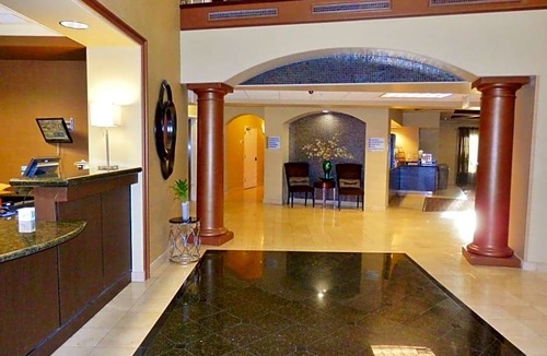 San Pablo Hotel | 2-Star Hotel ∙ Holiday Inn Express San Pablo - Richmond Area, an IHG Hotel