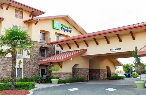 Turlock Hotel | 2-Star Hotel ∙ Holiday Inn Express Turlock, an IHG Hotel
