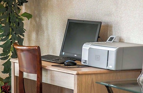 Townsite Hotel | 2-Star Hotel ∙ Rodeway Inn Oceanside Marina