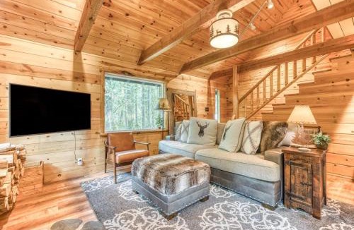 Rhododendron House | 2-story mountain cabin with loft and fireplace deck streaming washer&dryer