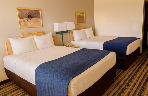 St. Michaels Hotel | 2 units | 2 Double Beds near Window Rock Park 4.8mi | Sauna & Free Breakfast