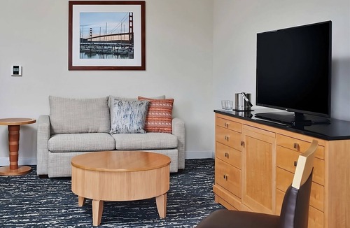 Berkeley Hotel | 2 Units | Bay Getaway Near Marina | Pool, Pet Friendly, Parking