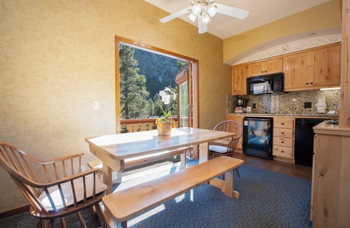Olympic Valley Hotel | 2 Units | Kitchen | Free Parking | Olympic Valley Stay | Near Ski Slopes
