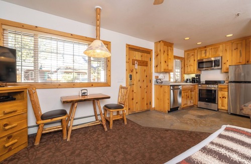 Tahoya Shores Hotel | 2 Units Studio | Tahoe Vista Views | Free Parking