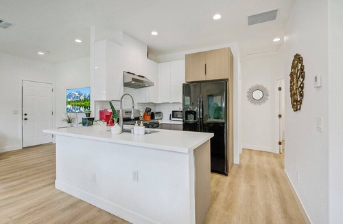 Westminster House | 20 min Disneyland, 7 min Bella Terra, WE12