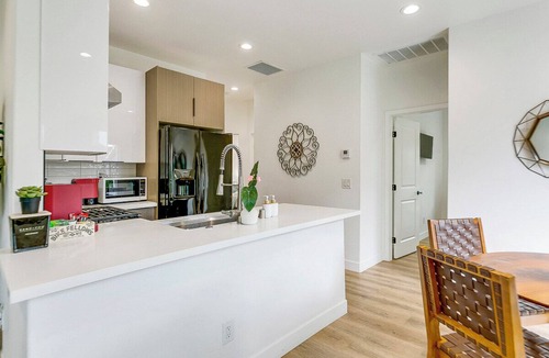Westminster House | 20 min Disneyland, 7 min Bella Terra, WE12