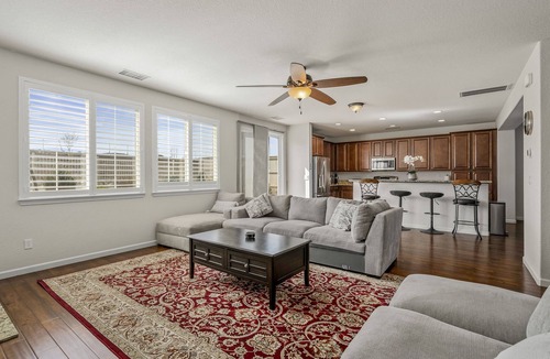 Reno House | 20 mins to Mt Rose SKI TAHOE & 35 Mins to Tahoe & Mt Views 5 Beds 3 Baths Home