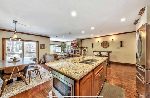 Tahoe Meadows Condo | #202-cnvnt 3B3B fit 12P, 8 mins walk to heavenly
