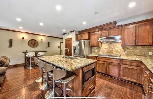Tahoe Meadows Condo | #202-cnvnt 3B3B fit 12P, 8 mins walk to heavenly