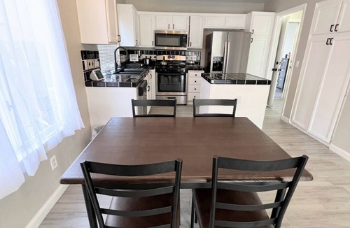 Orchards House | 20min it’s from Las Vegas strip Lovely 3 bedroom home