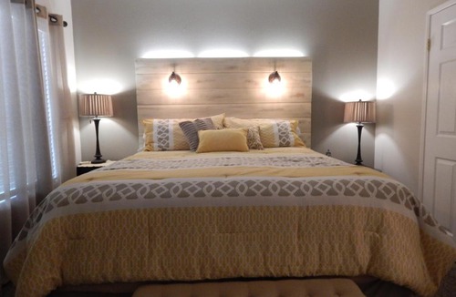 Downtown House | 210 Casa Bella