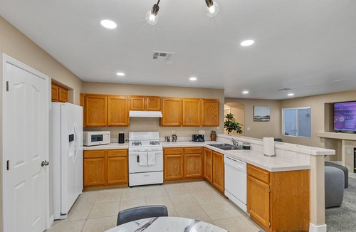 Silverado Ranch House | 24hr Host - New Renovated 4 bedroom home!