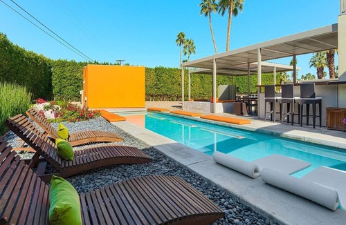 Twin Palms House | 25% Off July! Perfect For Families -Pool, Jacuzzi*