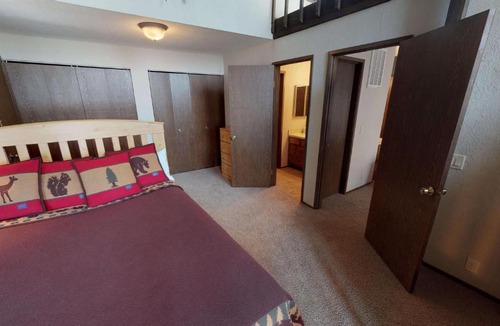 Tennis Village Apartment | 25 Tennis Village