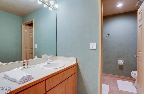 Century West Condo | 28 m² Condo ∙ 1 bedroom ∙ 2 guests